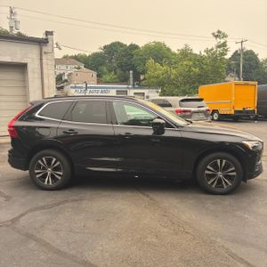 2023 Volvo XC60 B5 CORE photo 10