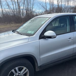 VOLKSWAGEN TIGUAN S - 2