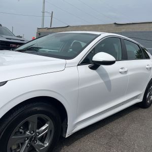 2023 KIA K5 LXS photo 2
