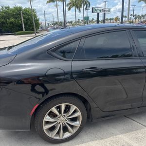 صورة 9 لـ 2015 Chrysler 200 S