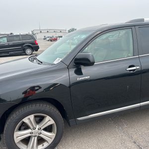 صورة 2 لـ 2011 Toyota HIGHLANDER LIMITED