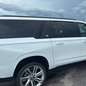 صورة 9 لـ 2026 Cadillac ESCALADE ESV SPORT