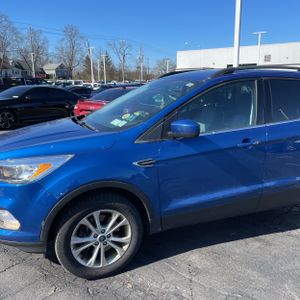 FORD ESCAPE SE - 2