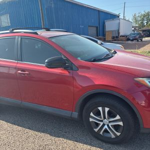 صورة 13 لـ 2017 Toyota RAV4 LE