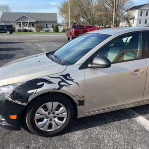 CHEVROLET CRUZE LS AUTO - 2