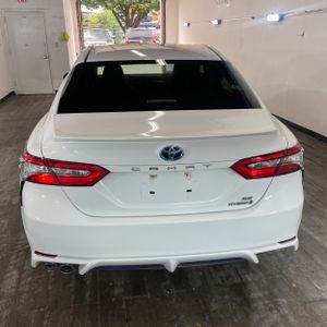 صورة 7 لـ 2018 Toyota CAMRY HYBRID SE