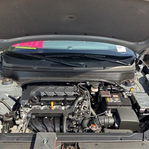 HYUNDAI VENUE SEL - 8