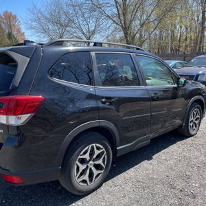 SUBARU FORESTER PREMIUM - 9