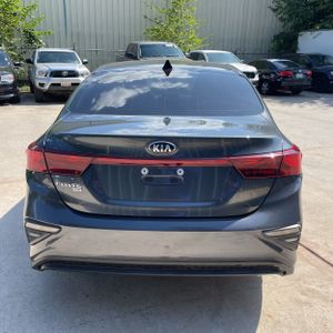 2021 KIA FORTE FE 照片 7