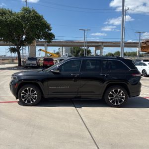 صورة 3 لـ 2022 JEEP GRAND CHEROKEE OVERLAND