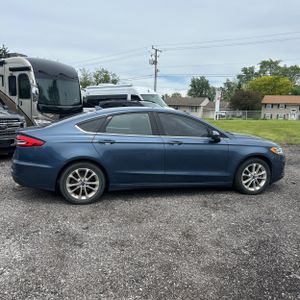 FORD FUSION SE - 10