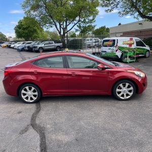 HYUNDAI ELANTRA - 10