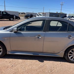 MITSUBISHI LANCER ES - 4