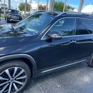 MERCEDES-BENZ GLB - 2