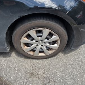 2024 Toyota COROLLA LE thumbnail 20