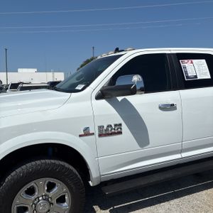 2018 RAM 2500 LARAMIE — фото 2