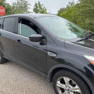 صورة 9 لـ 2015 FORD ESCAPE SE
