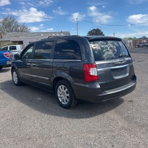 CHRYSLER TOWN AND COUNTRY TOURING - 5