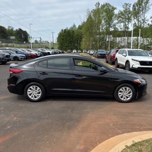 HYUNDAI ELANTRA SE - 10