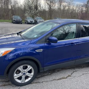 FORD ESCAPE SE - 2