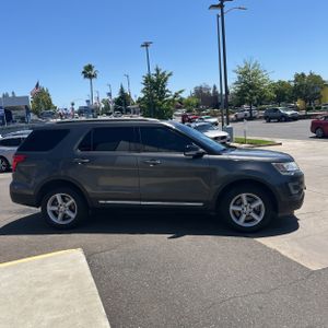 FORD EXPLORER XLT - 10