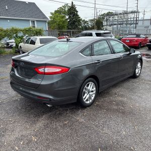 FORD FUSION SE - 8