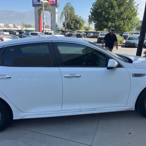 2020 KIA OPTIMA LX — миниатюра 11