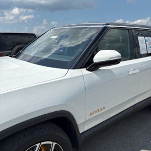 صورة 2 لـ 2022 Rivian R1S LAUNCH EDITION