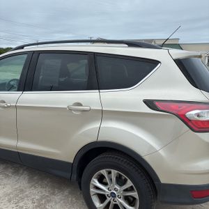 FORD ESCAPE SE - 6