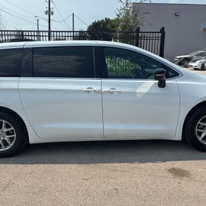 صورة 9 لـ 2025 Chrysler PACIFICA SELECT