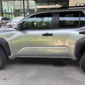 صورة 4 لـ 2025 Toyota 4RUNNER SR5