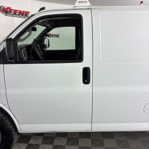 CHEVROLET EXPRESS 2500 - 3