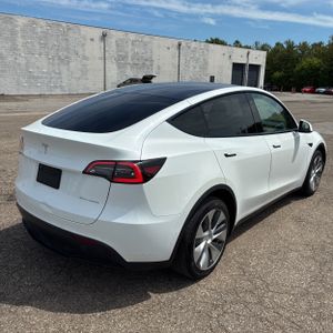 TESLA MODEL Y LONG RANGE - 8