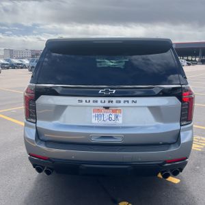 CHEVROLET SUBURBAN Z71 - 7