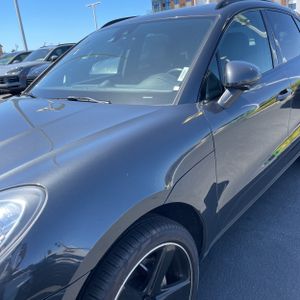 PORSCHE MACAN S - 2
