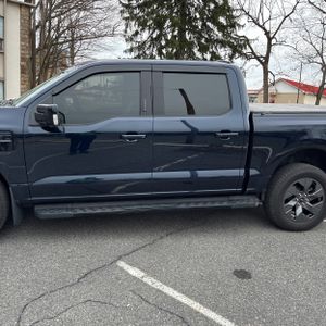 FORD F-150 LIGHTNING LARIAT - 4