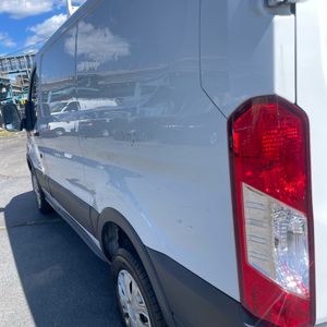 صورة 61 لـ 2019 FORD TRANSIT 250