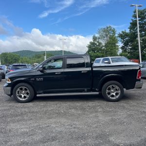 2015 RAM 1500 LARAMIE photo 3