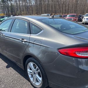 FORD FUSION SE - 6