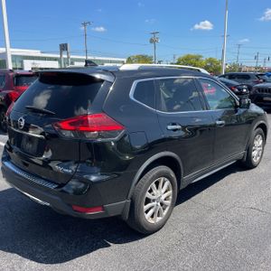 صورة 8 لـ 2017 Nissan ROGUE SV