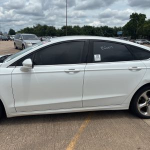 FORD FUSION SE - 4