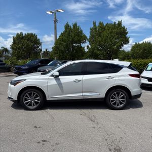 صورة 3 لـ 2024 Acura RDX SH-AWD W/TECH