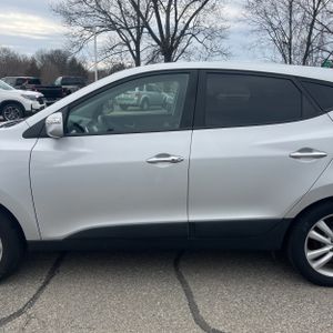 HYUNDAI TUCSON LIMITED - 4