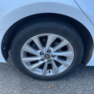 2021 Toyota CAMRY LE thumbnail 19
