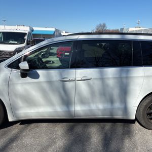 CHRYSLER VOYAGER LXI - 4