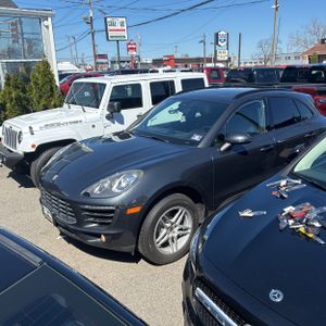 PORSCHE MACAN BASE - 1