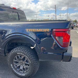 FORD F-150 TREMOR - 6