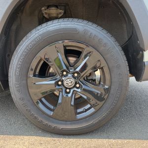 2021 Toyota RAV4 XLE — миниатюра 18