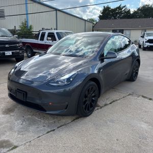TESLA MODEL Y LONG RANGE - 1