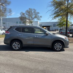 NISSAN ROGUE SV - 10